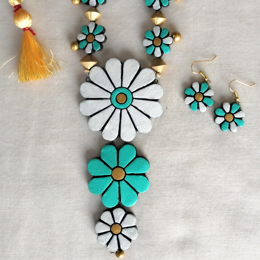 Terracotta Jewellery Set with Flower Pendant - White & Turquoise