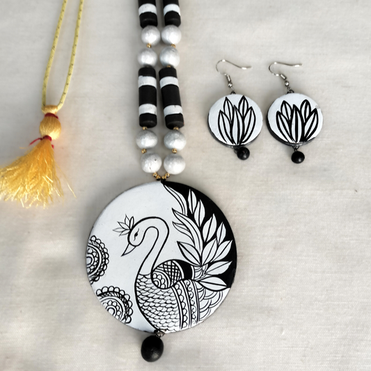 Terracotta Jewellery Set with Swan Circle Pendant - White & Black