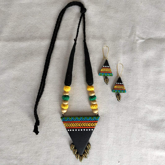 Terracotta Jewellery Set Triangle Pendant with Beads - Black